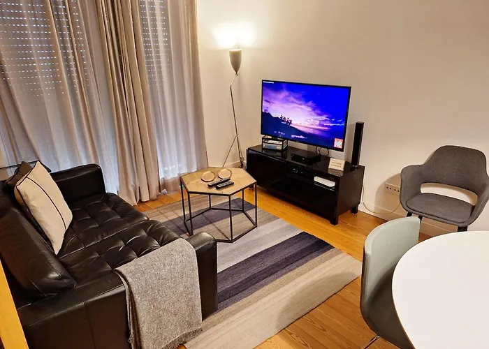 Charming Equipped Ac Lift Parking 4p *