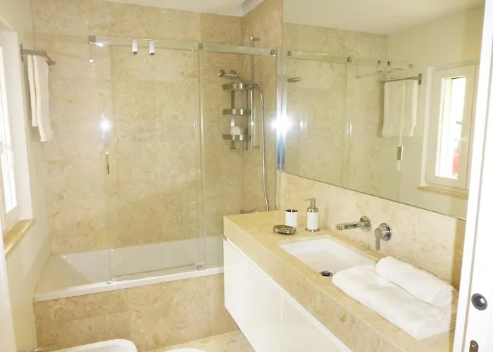 Charming Equipped Ac Lift Parking 4p Appartement