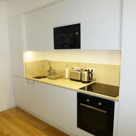 Charming Equipped Ac Lift Parking 4p * ליסבון