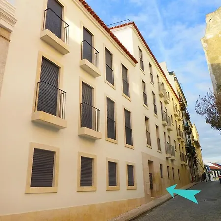Charming Equipped Ac Lift Parking 4p Apartment *