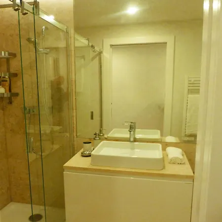 Apartment Charming Equipped Ac Lift Parking 4p