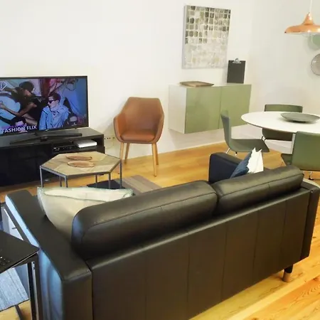 Charming Equipped Ac Lift Parking 4p * ליסבון