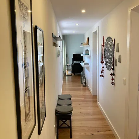 Charming Equipped Ac Lift Parking 4p ליסבון