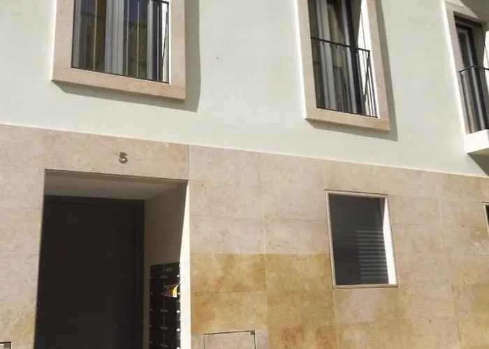 Apartman Charming Equipped Ac Lift Parking 4p