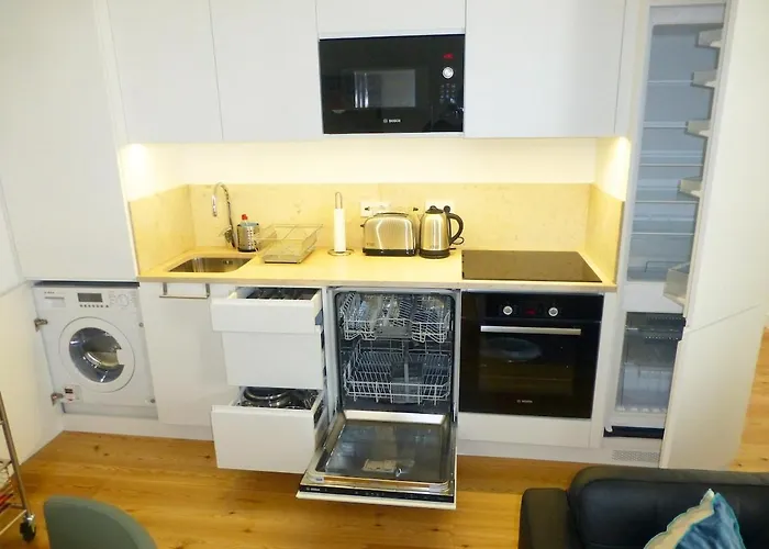 Charming Equipped Ac Lift Parking 4p Lisboa