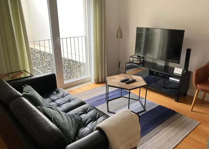 Charming Equipped Ac Lift Parking 4p