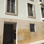 Апартаменты Charming Equipped Ac Lift Parking 4p
