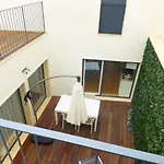 Апартаменты Charming Equipped Ac Lift Parking 4p *