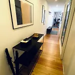 Апартаменты Charming Equipped Ac Lift Parking 4p *